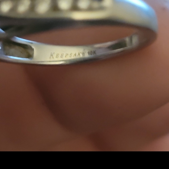 Diamond Ring - Picture 2 of 8